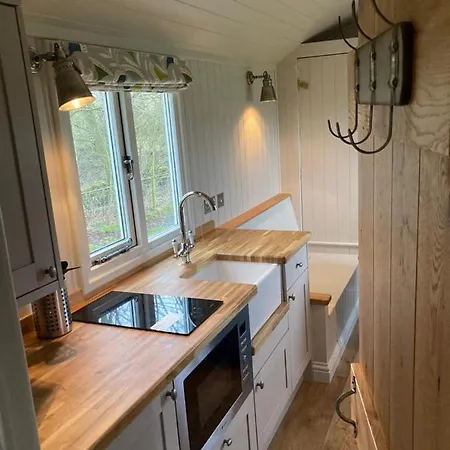 Shabby Shepherds * Penrith