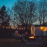 Camping Shabby Shepherds *